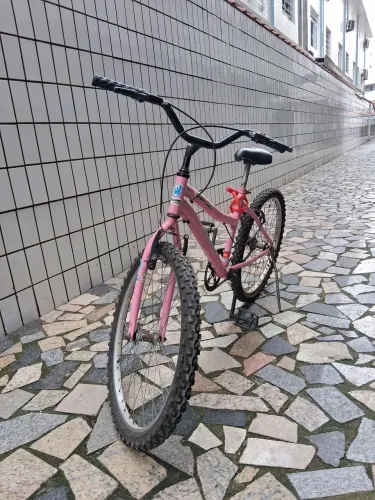 Bicicleta feminina cor rosa aro 24