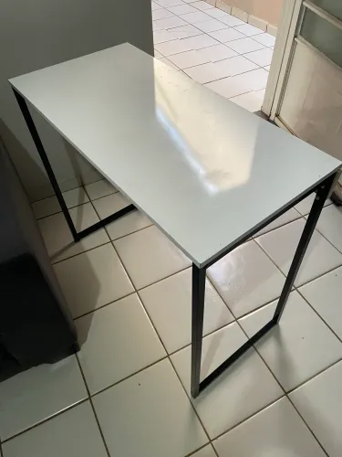 Mesa de escritório branca