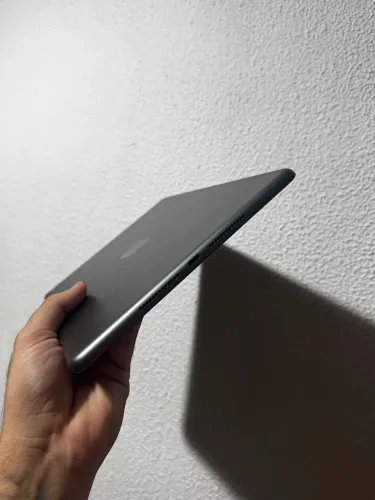 iPad 9th Semi Novo