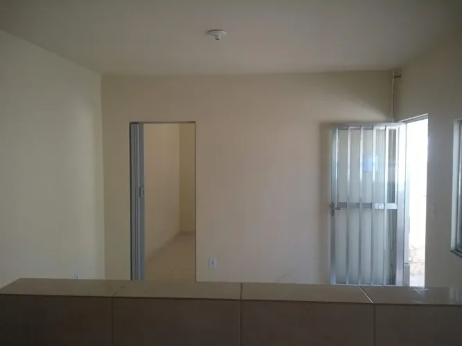 Alugo casa