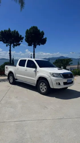 Toyota Hilux CD SR D4-d 4X4 3.0 TDI Dies Aut. 2013