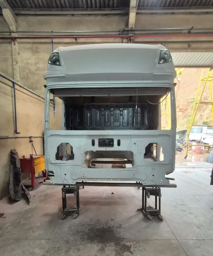 ESTRUTURA DE CABINE SUPER SPACE CAB DAF PRONTA PARA PINTURA
