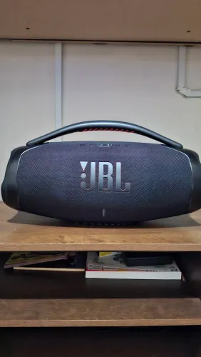 BOMBOX 3