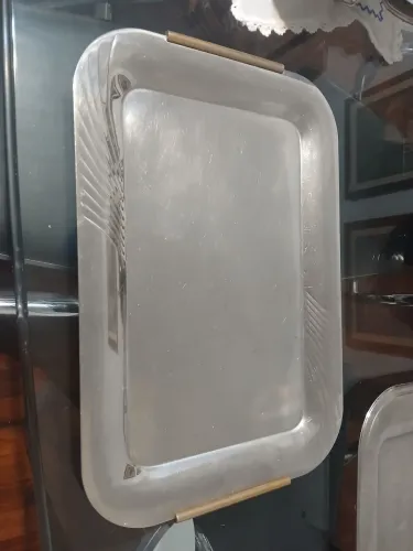 Bandeja de inox e fina