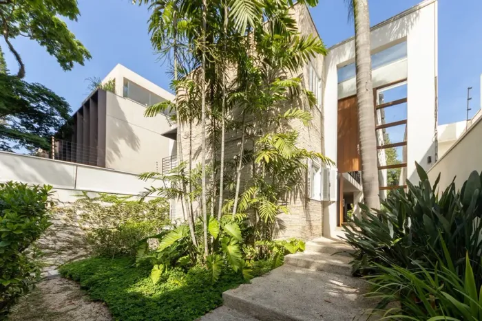 Casa à venda com 4 suítes e 8 vagas na Vila Nova Conceição em São Paulo REF: OR