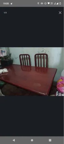 Mesa de madeira de jantar com 6 cadeiras