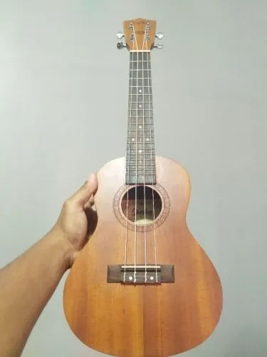 Ukulele Concert Shelby SU-23M STNT (Lindo e Praticamente Novo!)