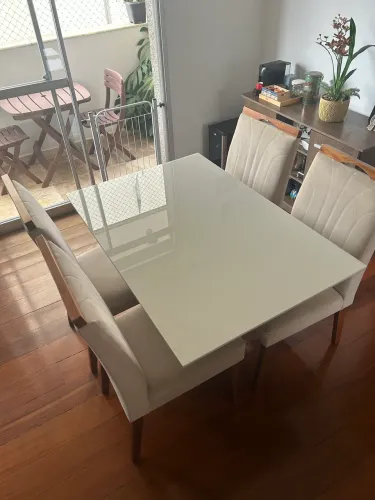 Mesa 4 lugares com cadeiras