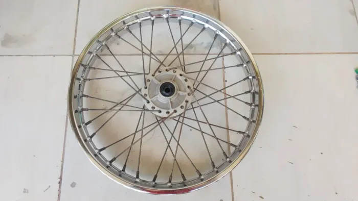 Rodas moto traseira tambor e disco na dianteira 