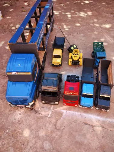 Brinquetos todos bons baratinho pra vir retirar 