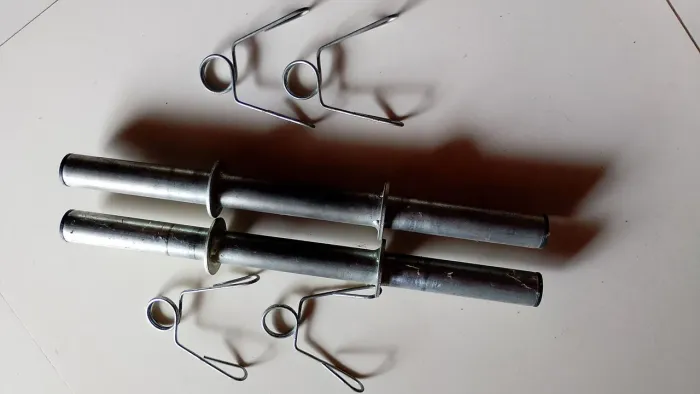 Kit 24Kg em Anilhas de Ferro com Barras de 40cm