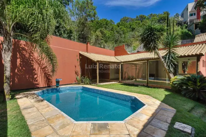 Casa à venda no bairro Santa Lúcia