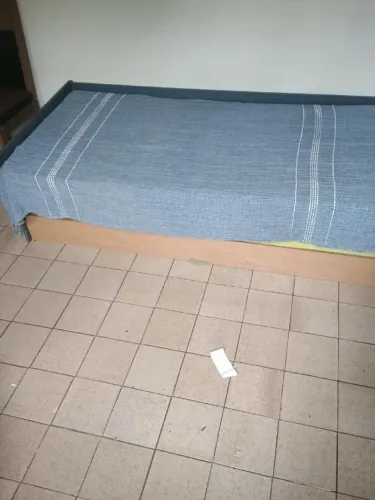 Sofá cama com cama auxiliar