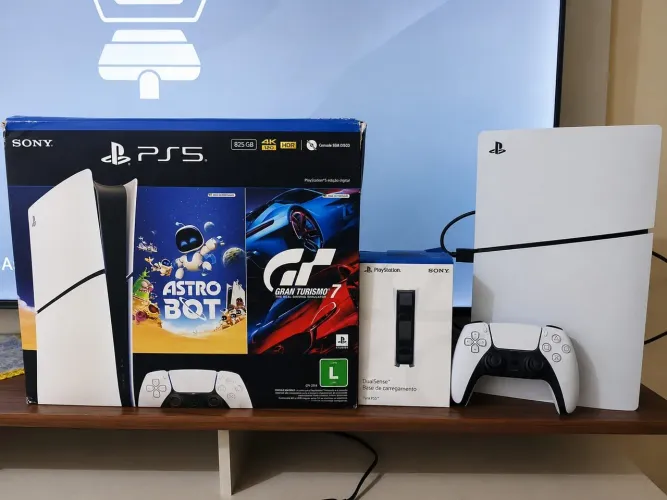 PlayStation 5 acompanha base para carregar o controle