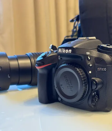 Câmera Nikon D7100 em excelente estado