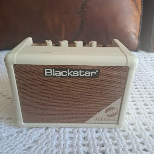 MINI AMPLIFICADOR PARA VIOLÃO BLACKSTAR
