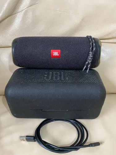 JBL flip 5