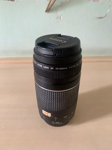 Lente Canon EF 75-300mm F/4-5,6 III