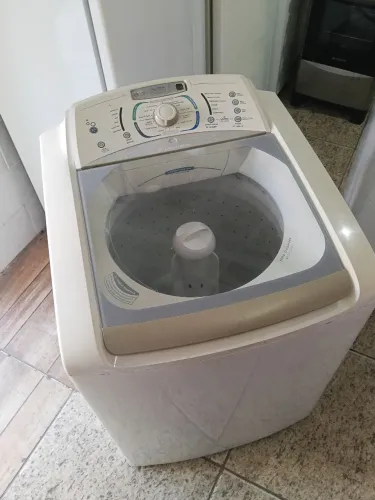 Lavadora Eletrolux turbo 15 kg 12 programaçãos de lavagem tudo funcionando ok em ótimo