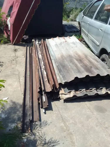 Tenho 20 viga u e 15 telha galvanizada *Luiz valor a combinar