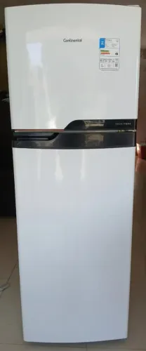 Geladeira SEMI-NOVA (ESTADO DE NOVA).FAÇO A ENTREGA *