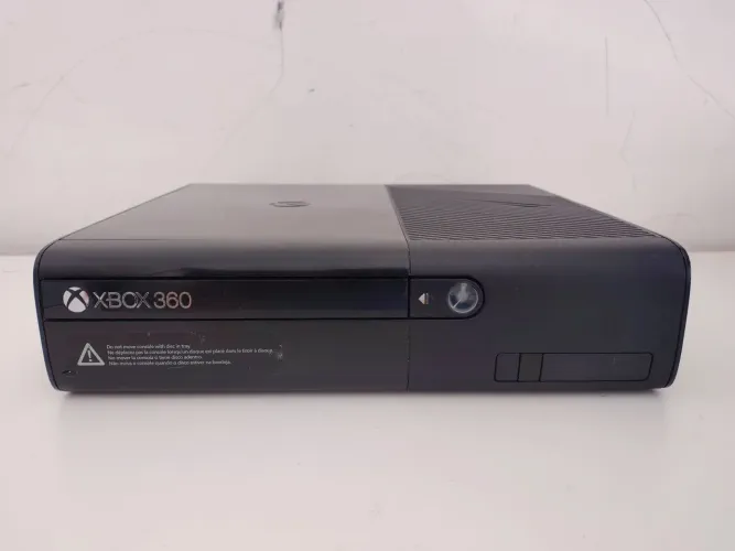 Xbox 360 Desbloqueado 2 controles + 25 jogos