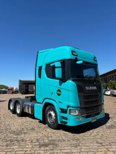 SCANIA R460 A6X2 AZUL