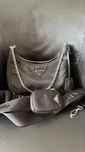 Bolsa Prada Re-Edition Preta