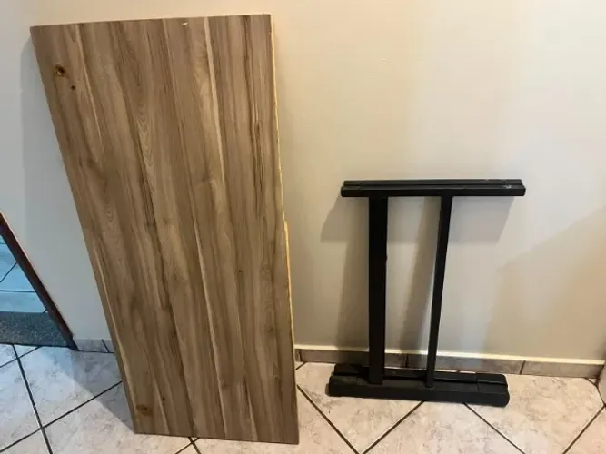 Pés de Mesa em Ferro + Tampo + Mesa Suspensa