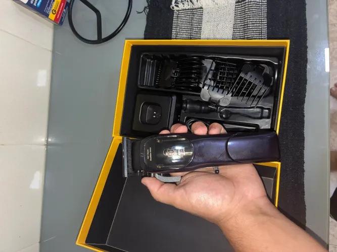 Máquina De Barbearia Kemei