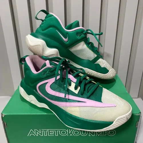 Vendo Tênis de Basquete Nike