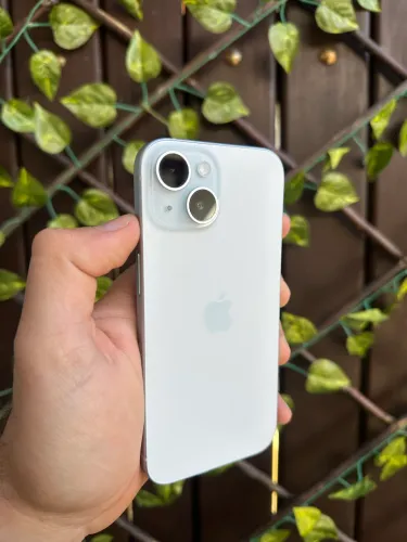 iPhone 15 - 128GB (seminovo)