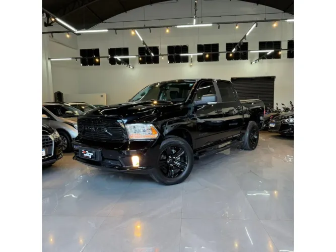 Ram Classic R/T 5.7 CD V8 4X4 Aut. 2023