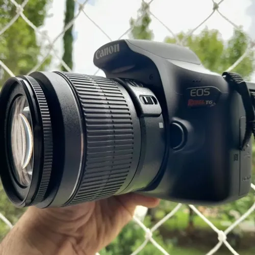 Canon T6 + Lente Kit + Caixa + Carregadores