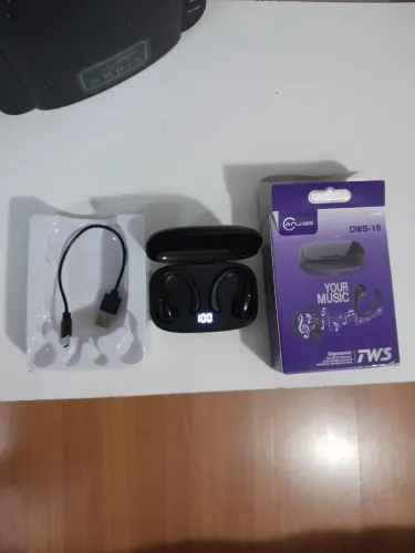 Vendo um fone de ouvido 