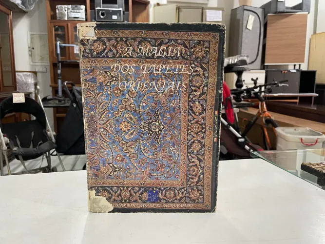 Livro Magia dos Tapetes Orientais 1988