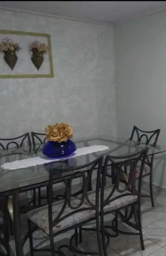 Mesa colonial  