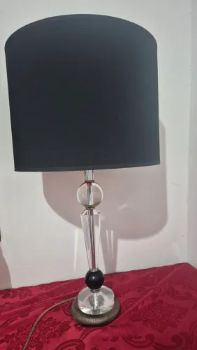 Abajour de cristal ,funcionando, otimo estado,somente a base tem q pintar