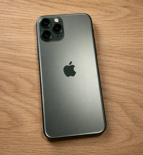 Troco ou vendo iPhone 11 Pro todo original + entrega e aceito cartão