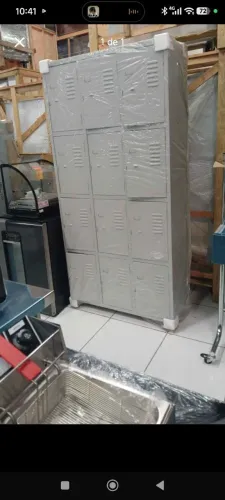 Armário 12 portas