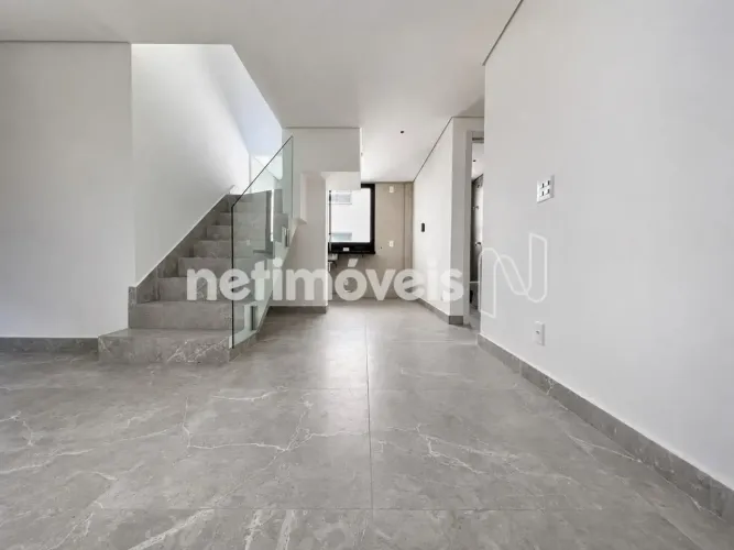 Apartamento novo de cobertura com 2 quartos ao lado da Igreja da Boa Viagem.
