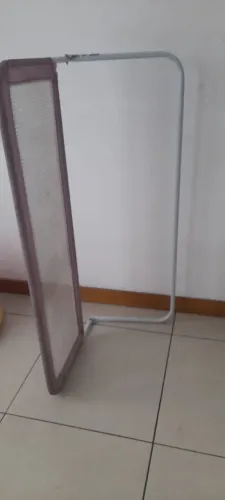 Grade de proteção de cama rosa