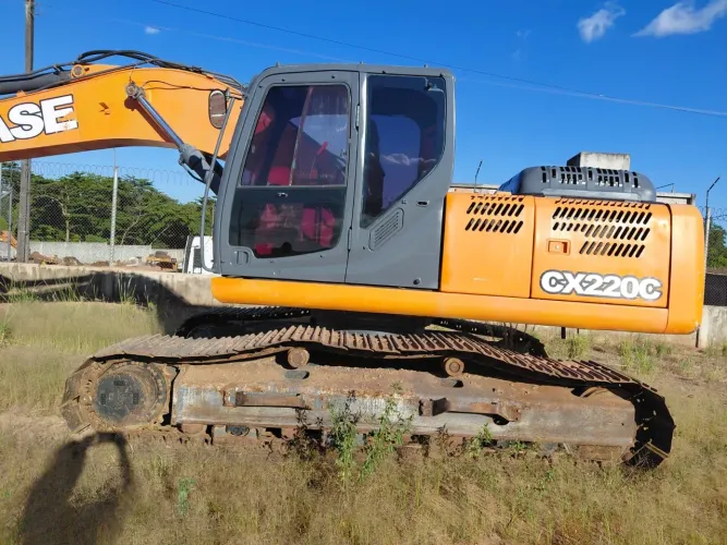 Vende se escavadeira hidráulica Cx 220C