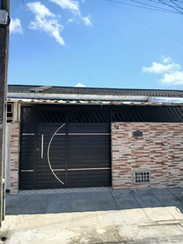 CASA NO BAIRRO DAS INDÚSTRIAS 