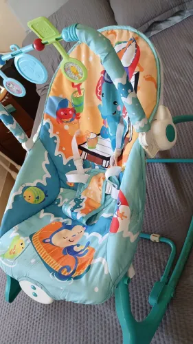 Kit banheira com suporte e caderinha de balanço.  Bom estado.  R$ 300,00 reais . 