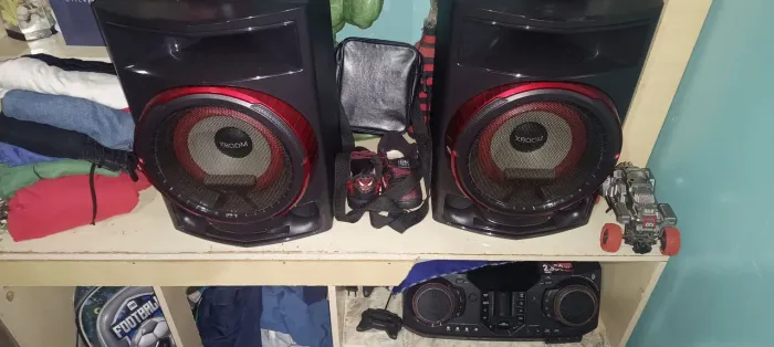 Vendo som LG xboom cl87 zero bala novo sem aranhão sem riscado  zero