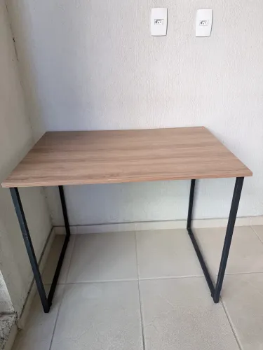 Mesa de escritório R$200
