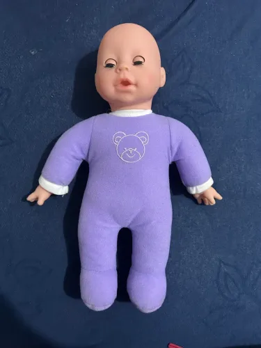 boneca abre e fecha o olho