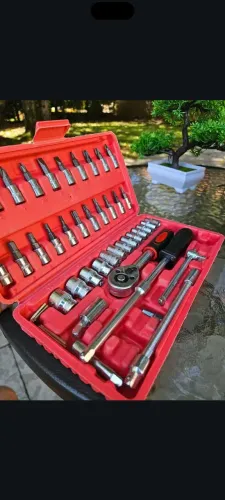 KIT DE FERRAMENTAS 46 PEÇAS COM MALETA