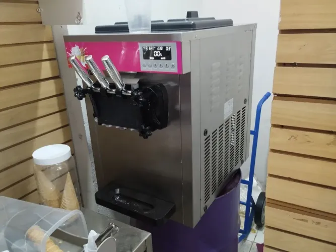 Máquina de sorvete 3 sabores 